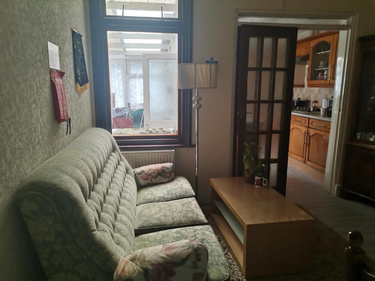 Double Room Available- London Seven Kings Seven Kings Train Station Ilford Ngoại thất bức ảnh